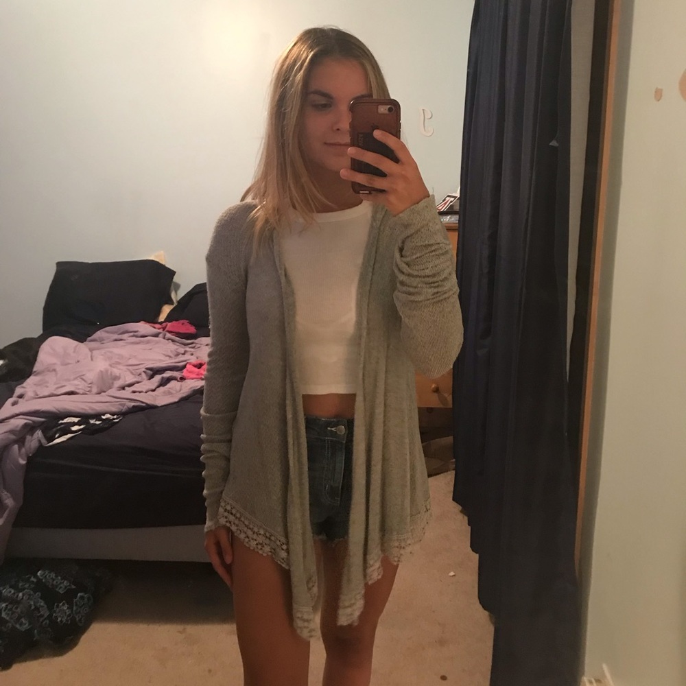 Knitted hollister grey cardigan